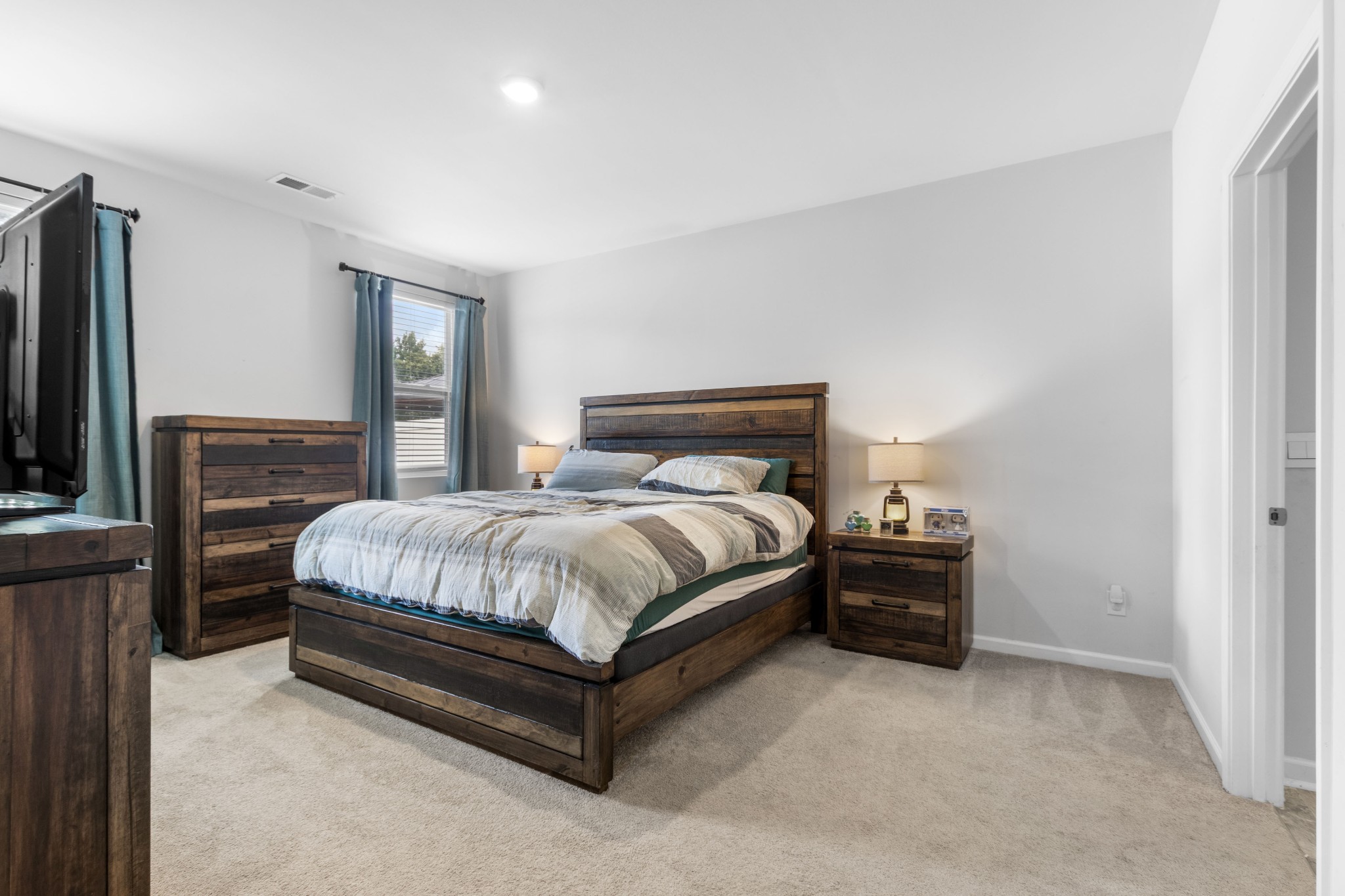 Main-level primary bedroom
